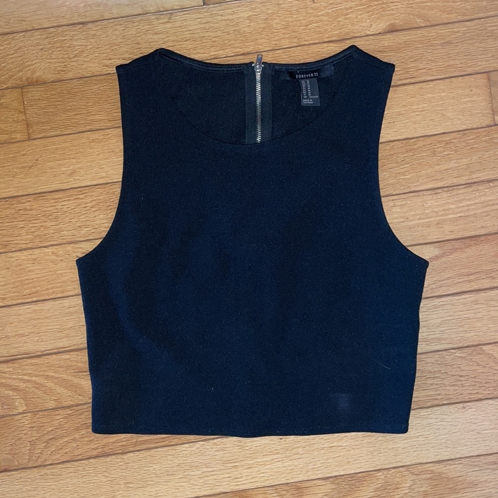 Black crop tank